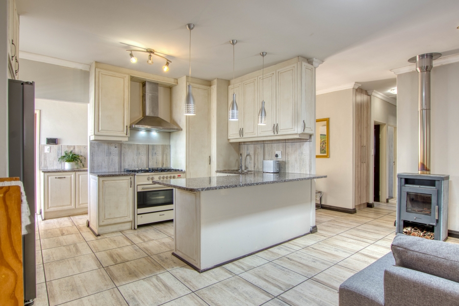 3 Bedroom Property for Sale in Fairview Golf Estate Western Cape